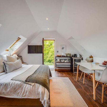 The Lookout At Cloatley Meadow Apartment Hankerton Ngoại thất bức ảnh
