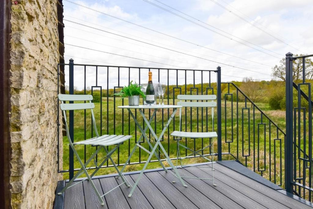 The Lookout At Cloatley Meadow Apartment Hankerton Ngoại thất bức ảnh